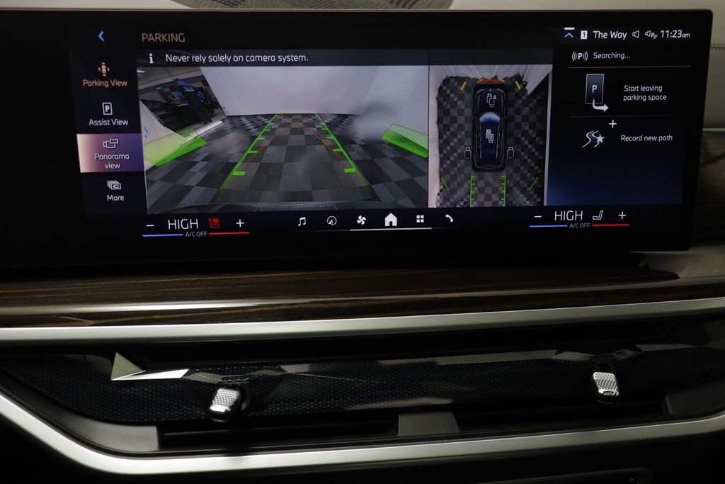 Certified 2024 BMW X7 xDrive40i w/ Executive Package image 12