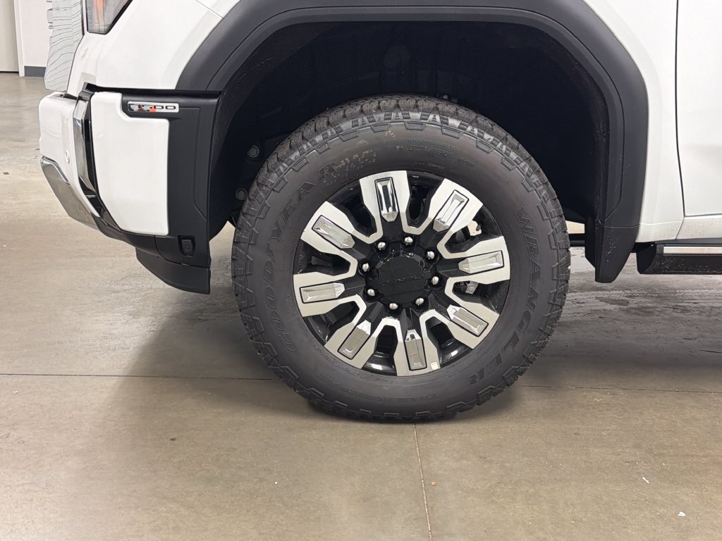 New 2026 GMC Sierra 3500 Denali w/ Denali Reserve Package AWD/4WD image 8