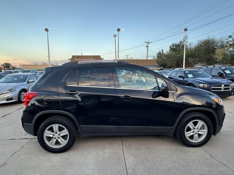 Used 2019 Chevrolet Trax LT FWD image 8