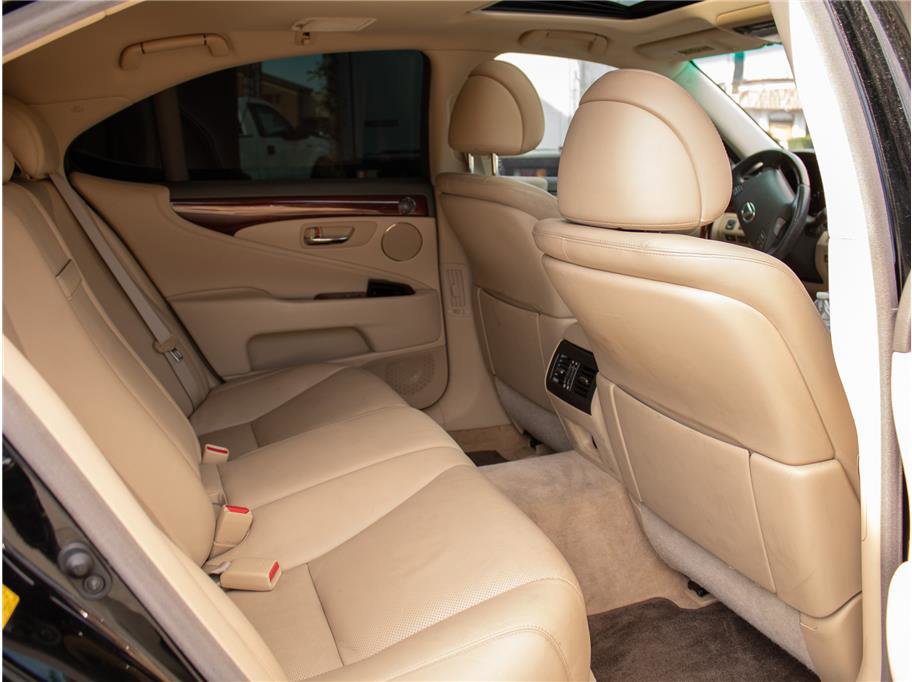 Used 2007 Lexus LS 460 RWD image 8
