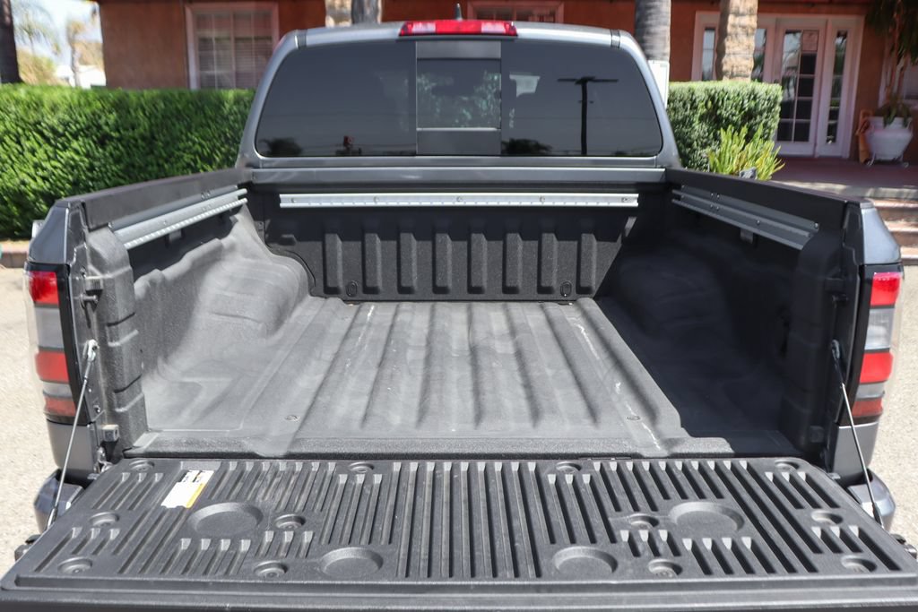 Used 2025 Nissan Frontier PRO-4X w/ Pro Convenience Package AWD/4WD image 8