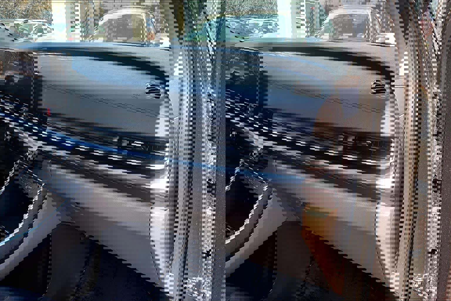 Used 2025 Kia Carnival image 15