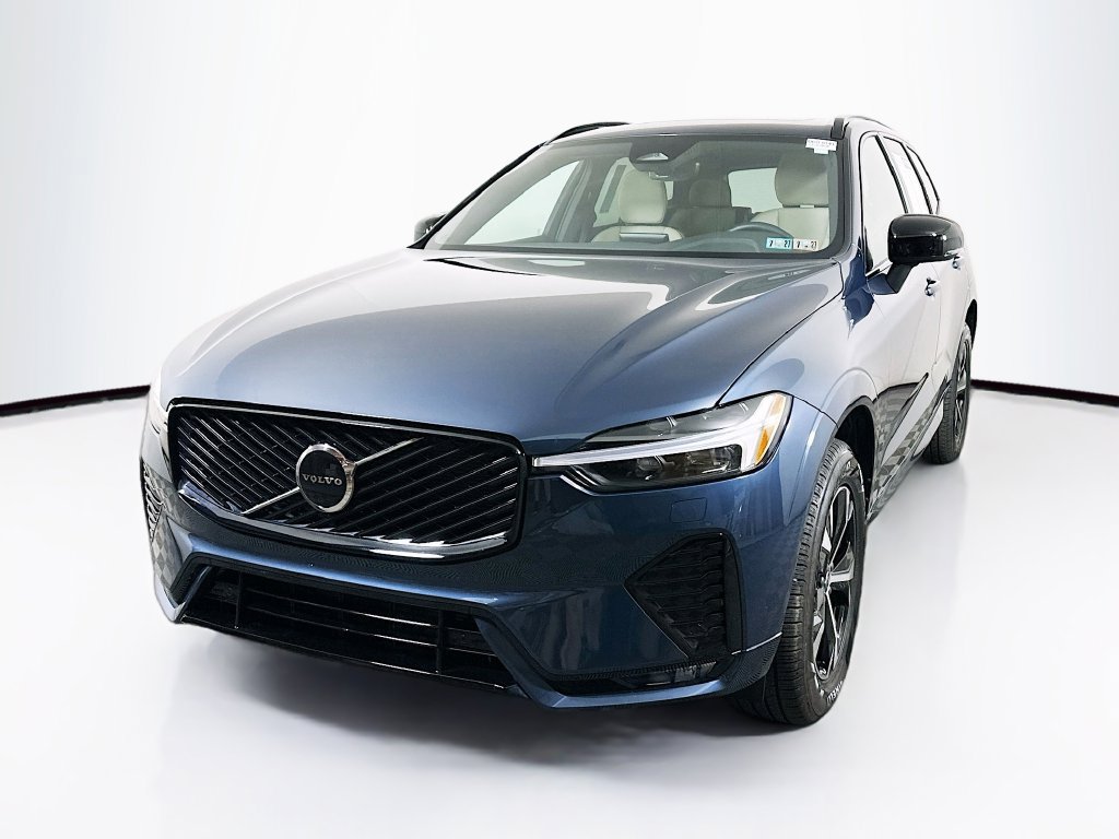 Used 2026 Volvo XC60 B5 Core w/ Climate Package AWD/4WD image 3