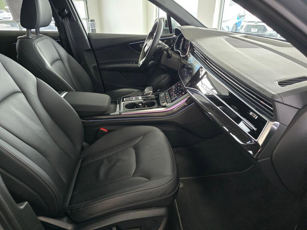 Used 2025 Audi Q7 3.0T Premium Plus AWD/4WD image 44