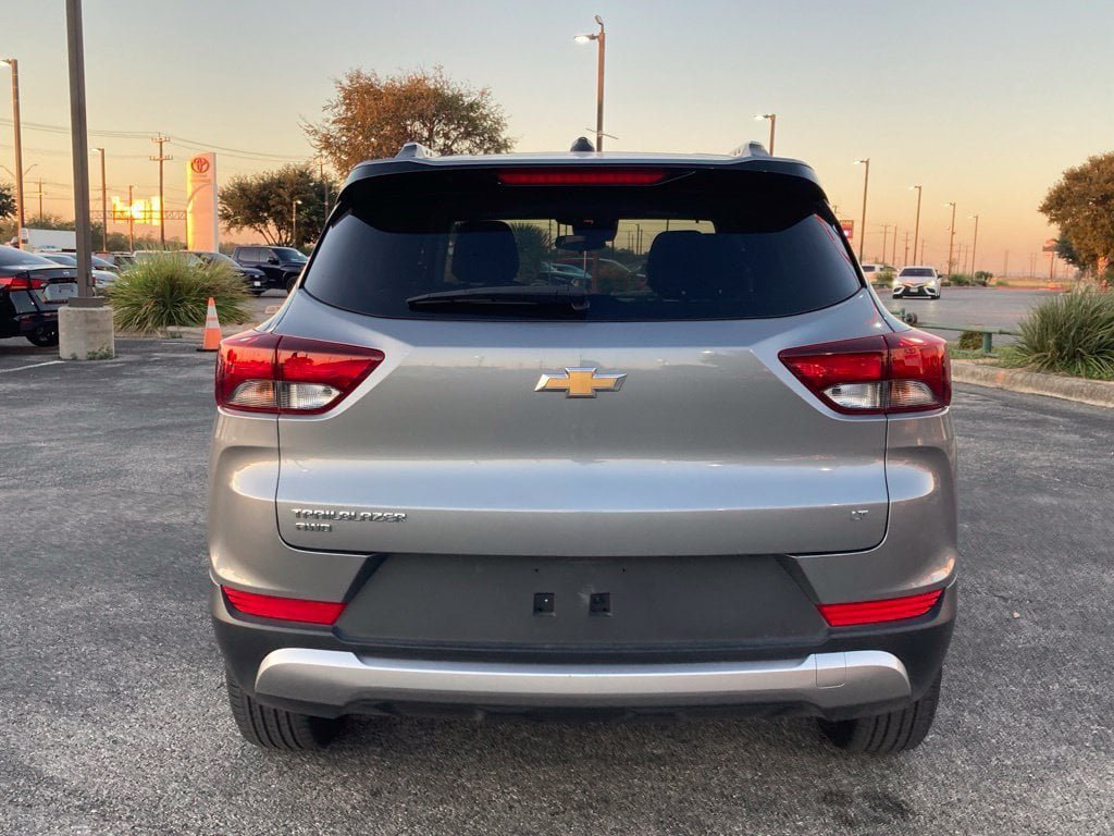 Used 2025 Chevrolet TrailBlazer LT AWD/4WD image 6