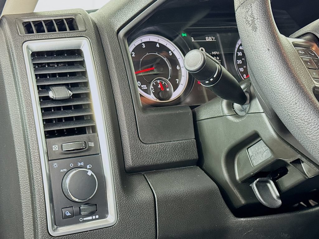 Used 2022 RAM 1500 Classic SLT RWD image 19