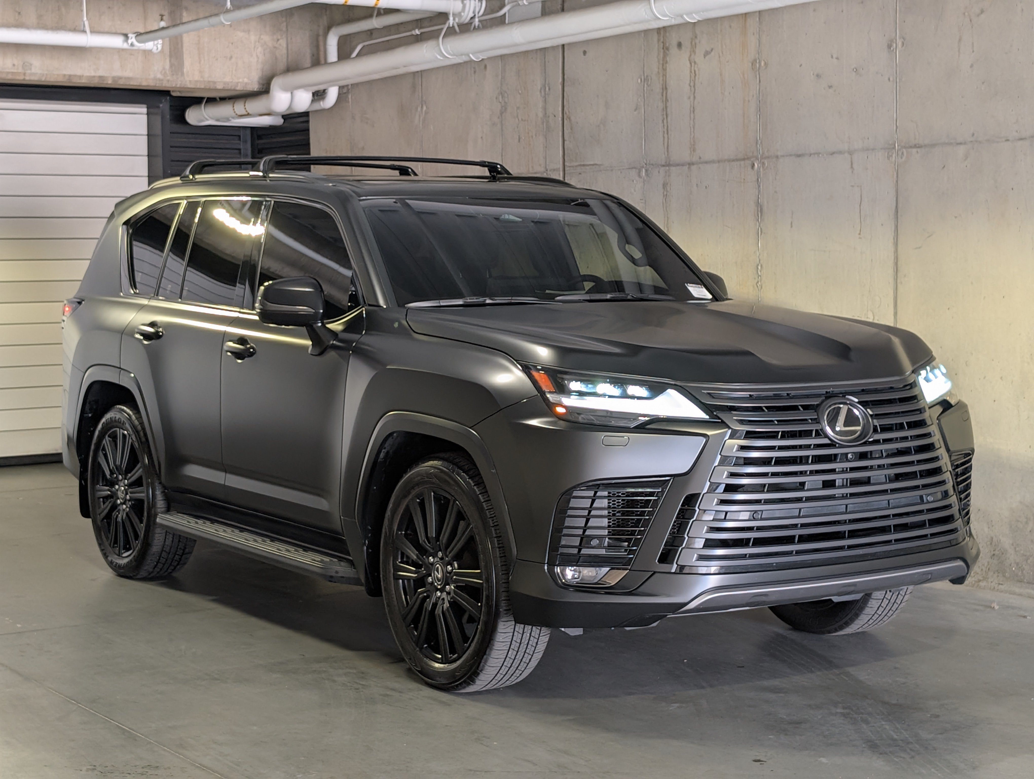 Used 2025 Lexus LX 600 4WD w/ Appearance Package image 12