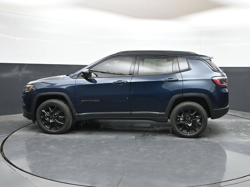 New 2026 Jeep Compass Latitude AWD/4WD image 32