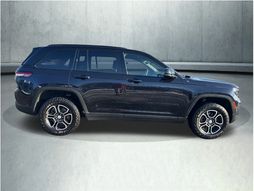 Used 2024 Jeep Grand Cherokee Trailhawk w/ Luxury Tech Group III image 7