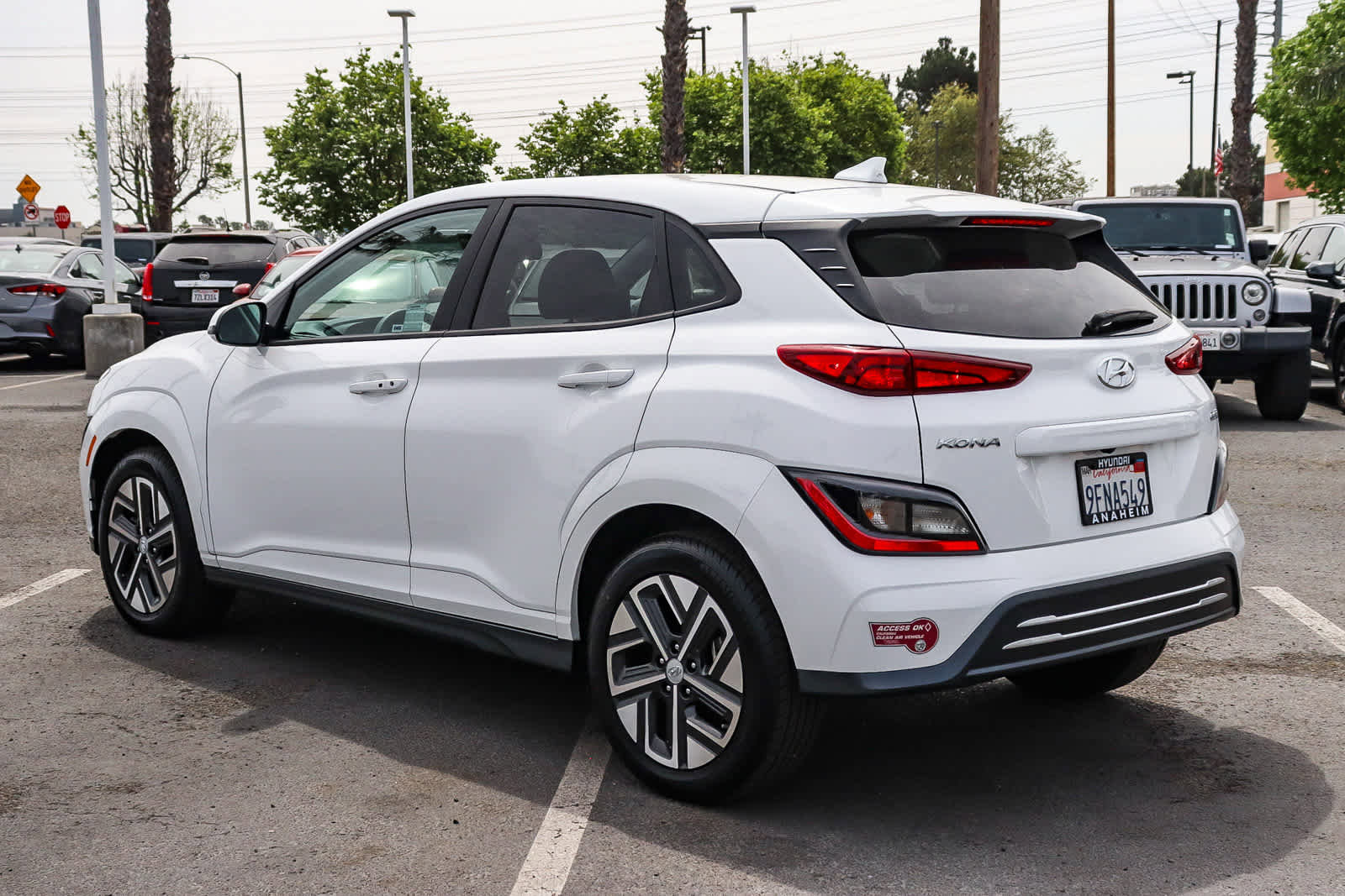 Used 2023 Hyundai Kona SE image 8