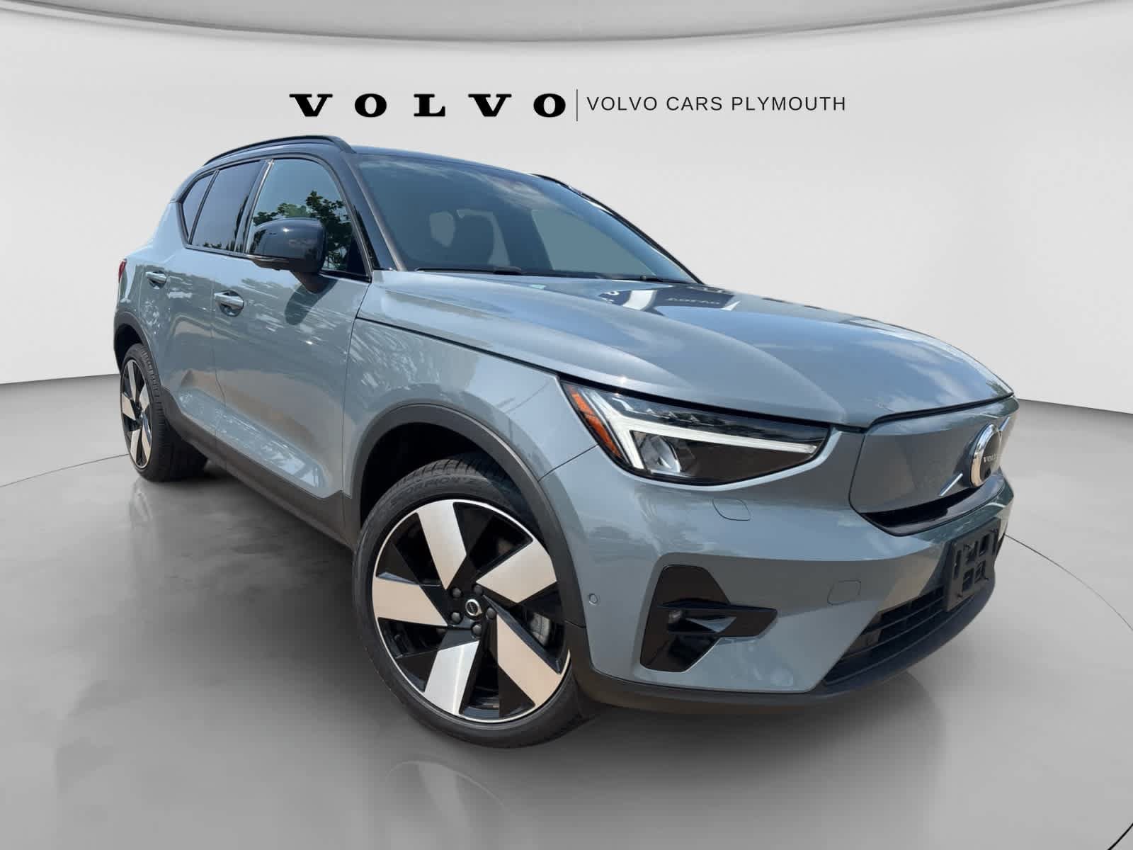Used 2023 Volvo XC40 Recharge Plus AWD/4WD image 3