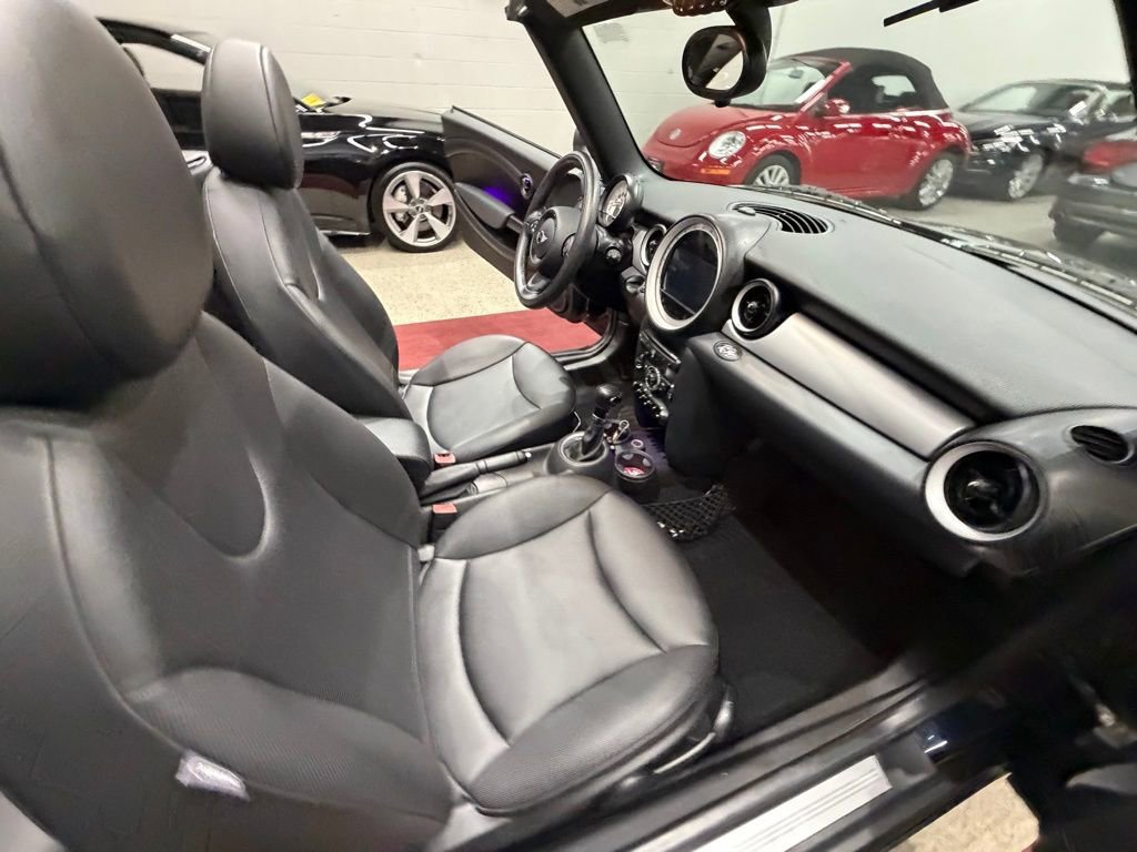 Used 2012 MINI Cooper Convertible image 30