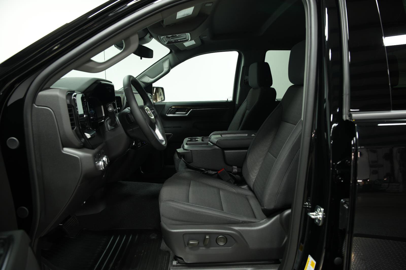 New 2026 GMC Sierra 1500 Elevation image 24