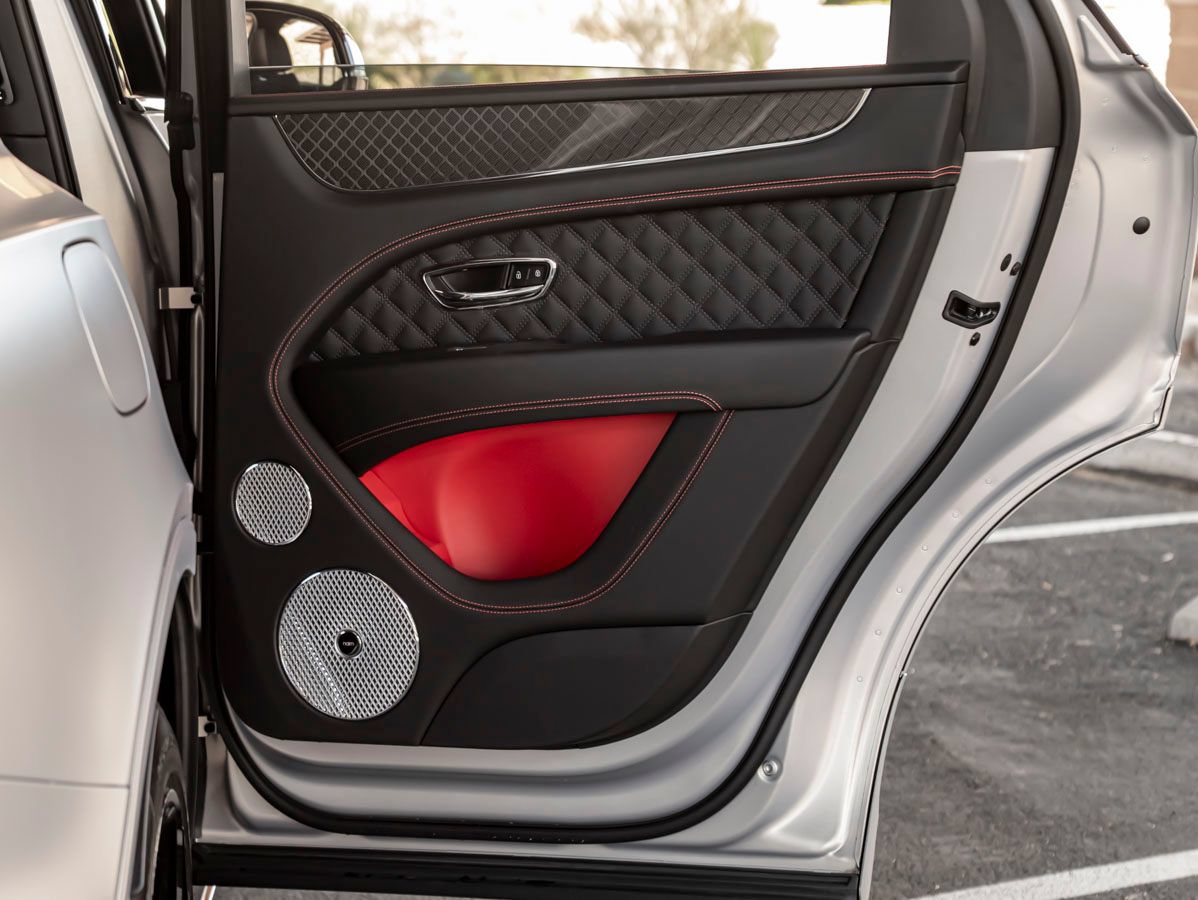 Certified 2025 Bentley Bentayga AWD/4WD image 28