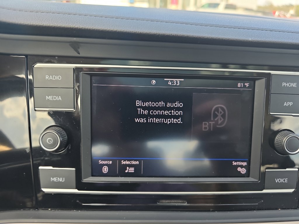 Used 2023 Volkswagen Jetta SE w/ Panoramic Sunroof Package image 25