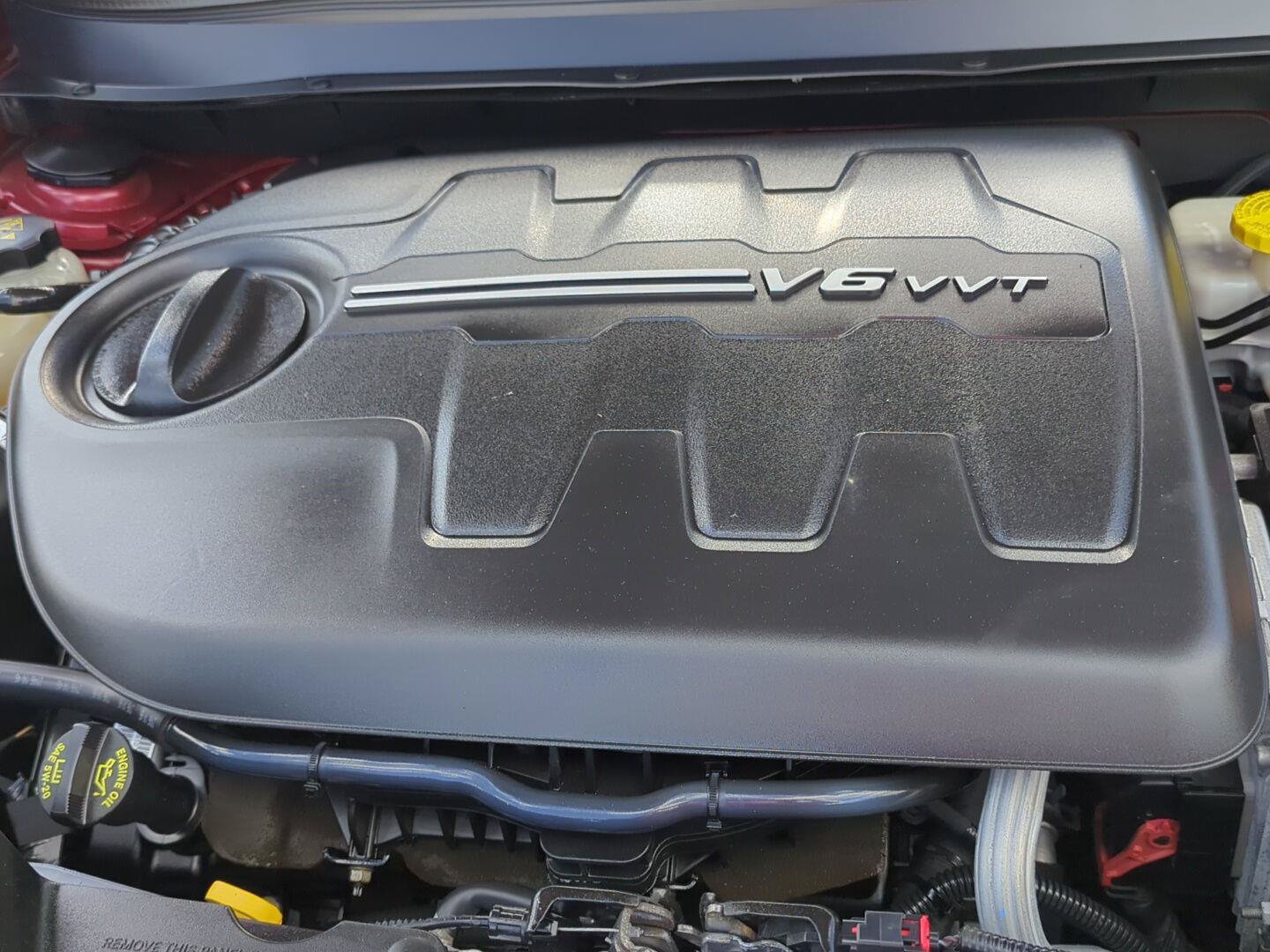 Used 2017 Jeep Cherokee Trailhawk AWD/4WD image 8