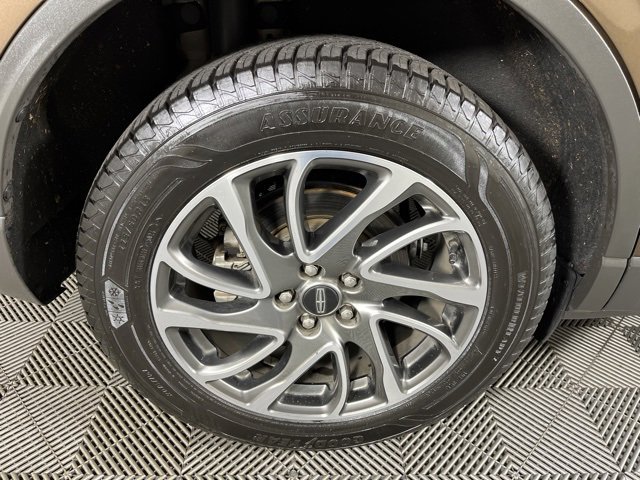 Used 2022 Lincoln Corsair AWD w/ Equipment Group 101A image 12