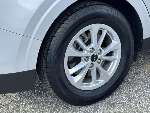 Used 2023 Kia Carnival LX image 31