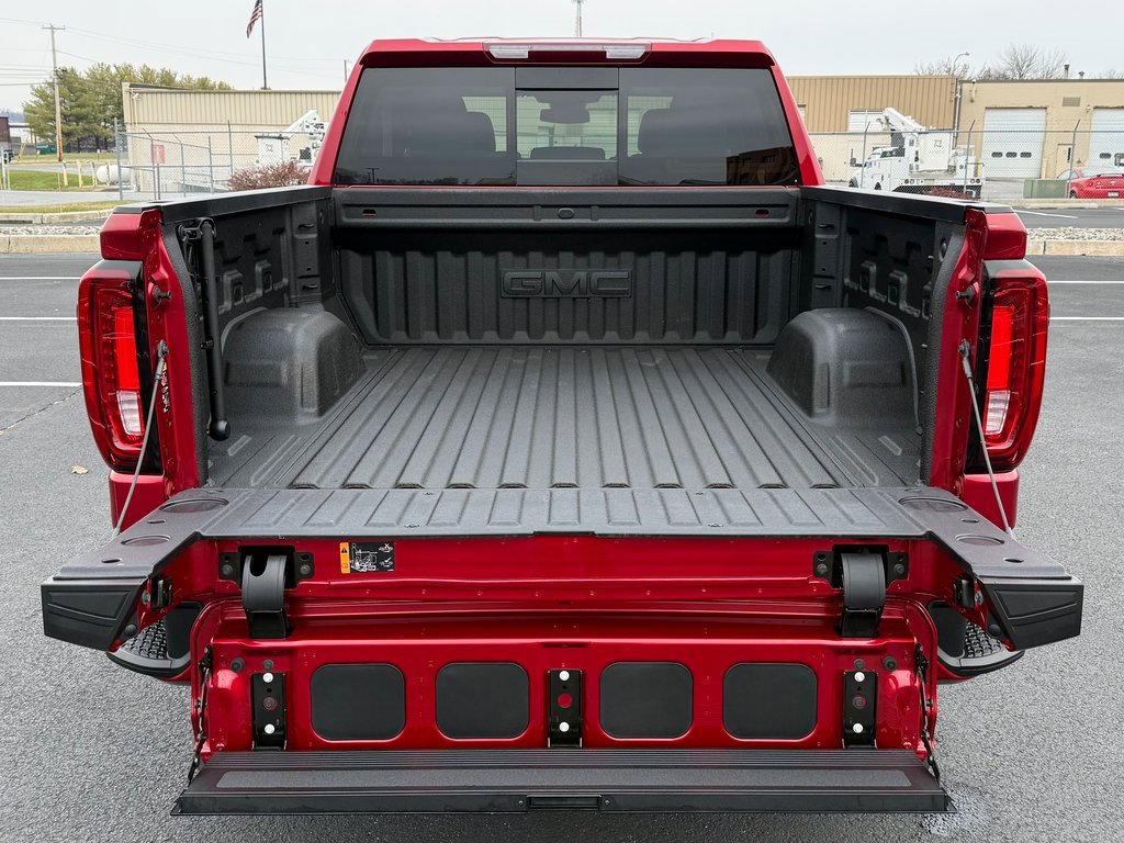 Used 2025 GMC Sierra 1500 AT4 w/ AT4 Premium Package image 10