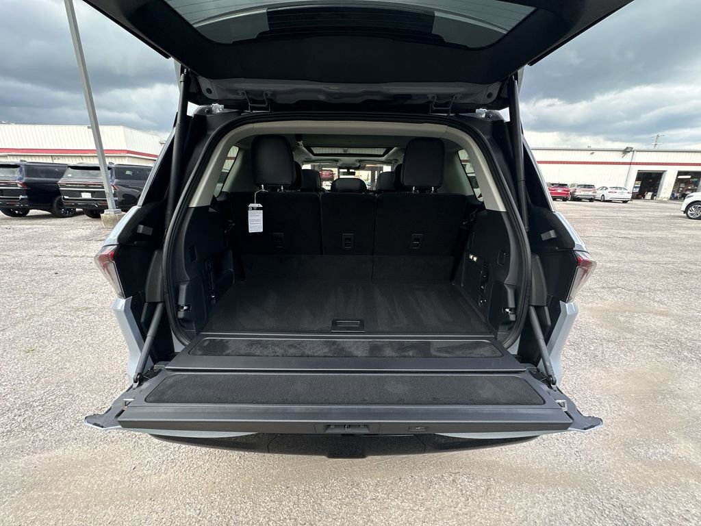 New 2025 Lincoln Navigator Reserve AWD/4WD image 25