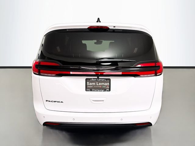 New 2026 Chrysler Pacifica Select image 6