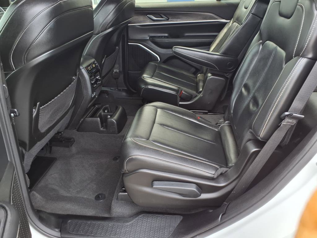 Used 2022 Jeep Grand Cherokee L Limited image 9