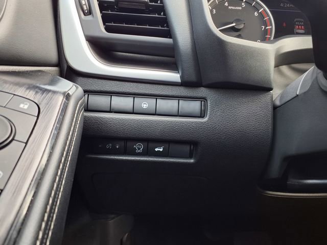 Used 2025 Nissan Rogue SV FWD image 30