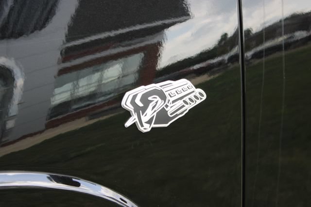 Used 2026 RAM 1500 Laramie w/ Night Edition AWD/4WD image 7