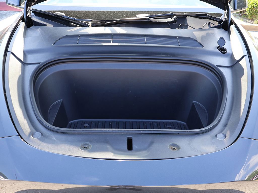 Used 2024 Tesla Model Y 2WD image 29