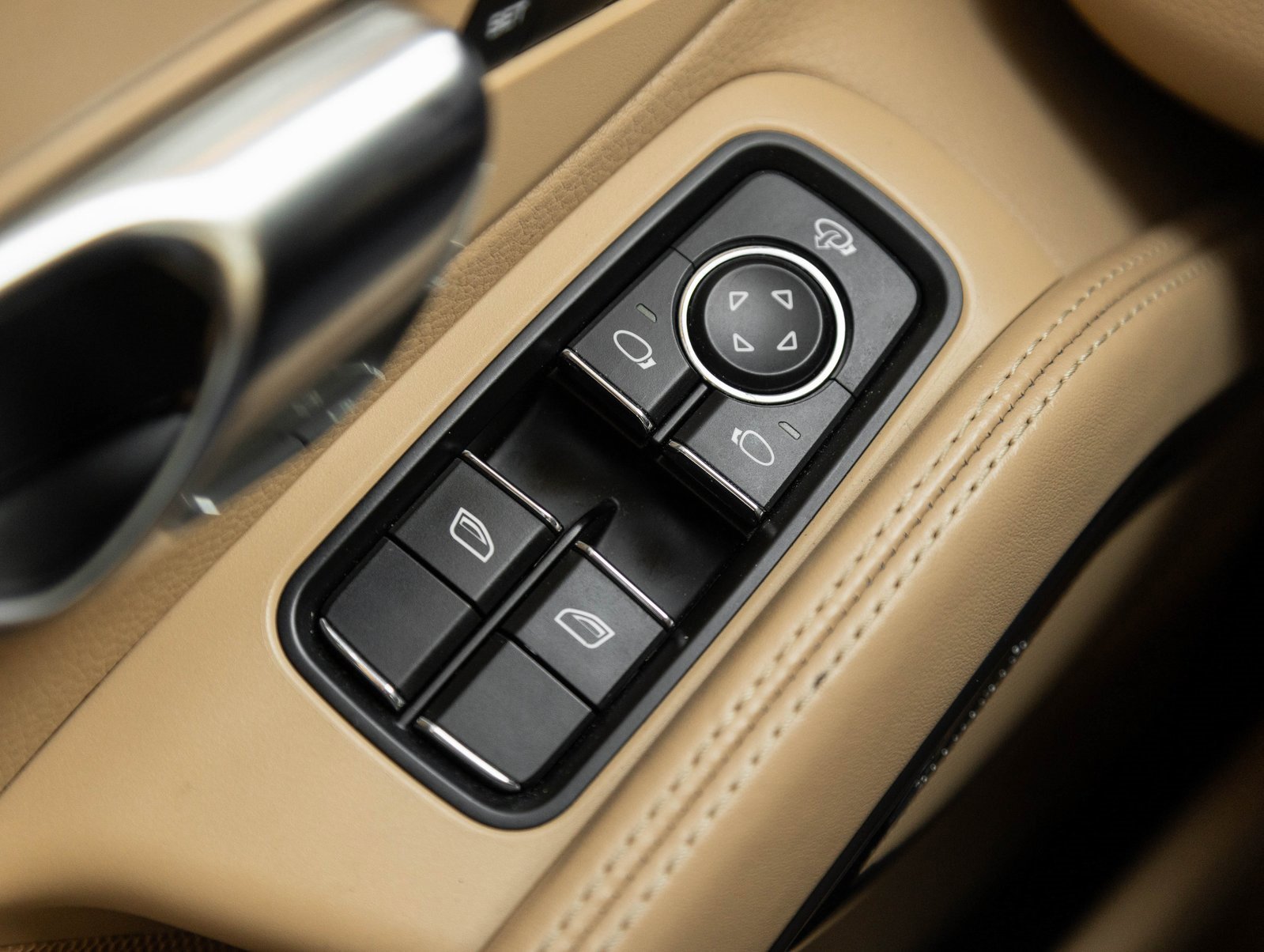 Certified 2013 Porsche 911 Carrera 4S image 19