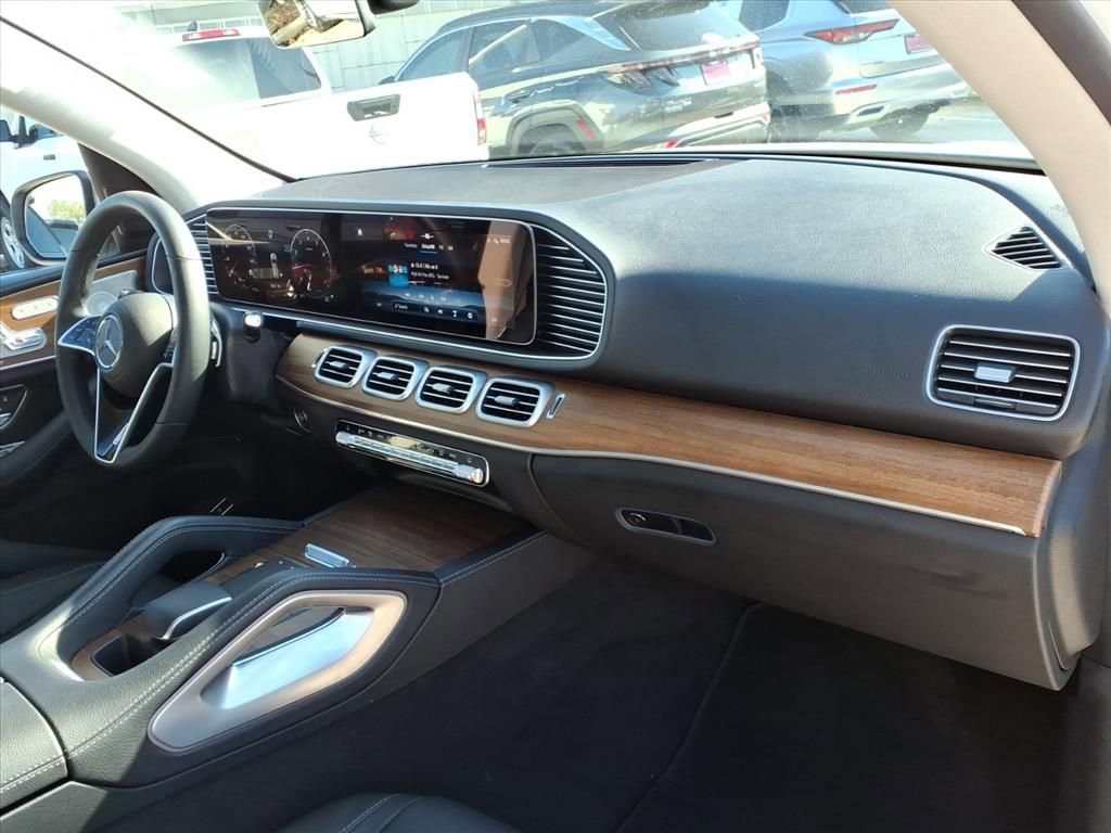 Used 2024 Mercedes-Benz GLE 350 4MATIC w/ Winter Package image 16