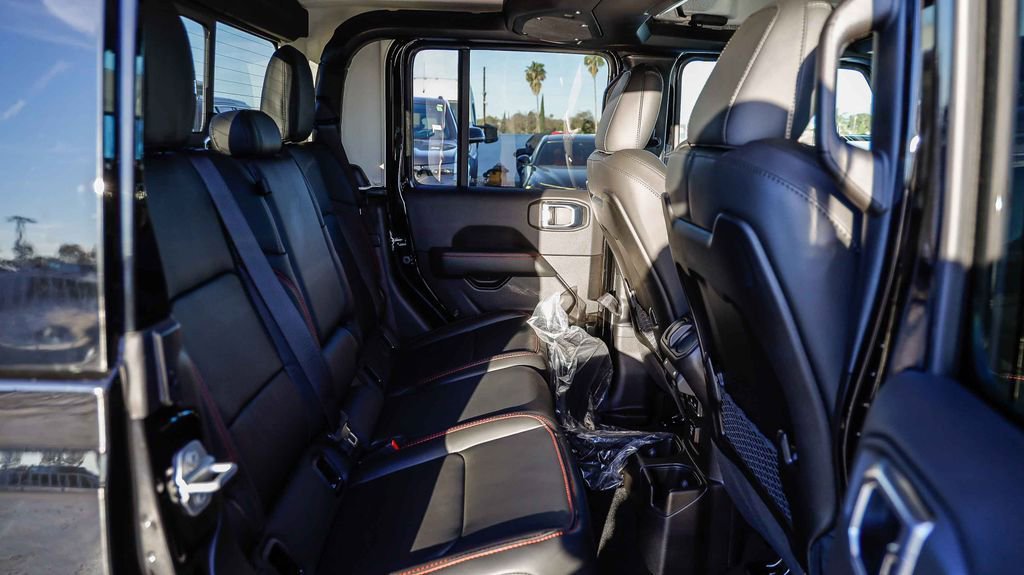 New 2026 Jeep Gladiator Rubicon w/ Steel Bumper Group image 20