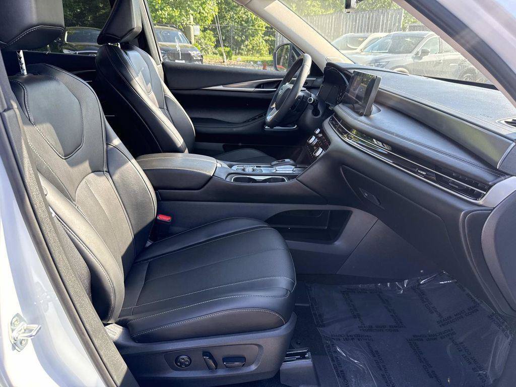 Used 2026 INFINITI QX60 Luxe w/ Cargo Package AWD/4WD image 39