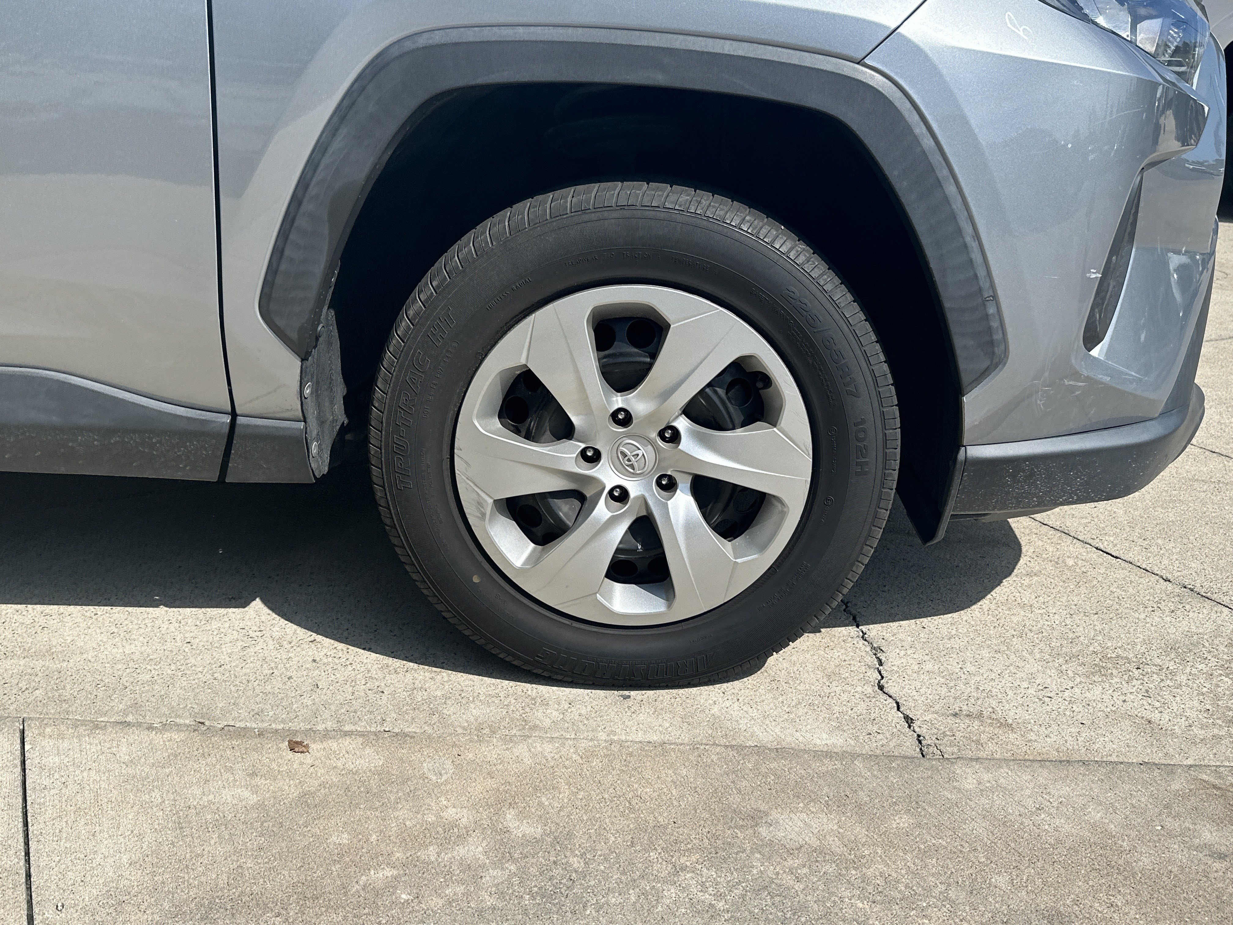 Used 2020 Toyota RAV4 LE FWD image 34