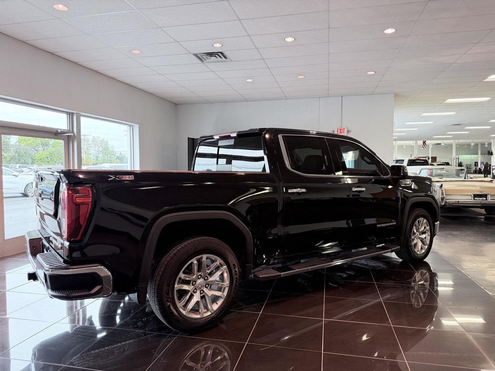 Used 2021 GMC Sierra 1500 SLT w/ SLT Premium Plus Package AWD/4WD image 12