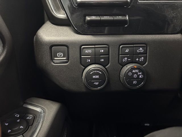 Used 2025 Chevrolet Silverado 3500 LTZ w/ LTZ Plus Package image 39