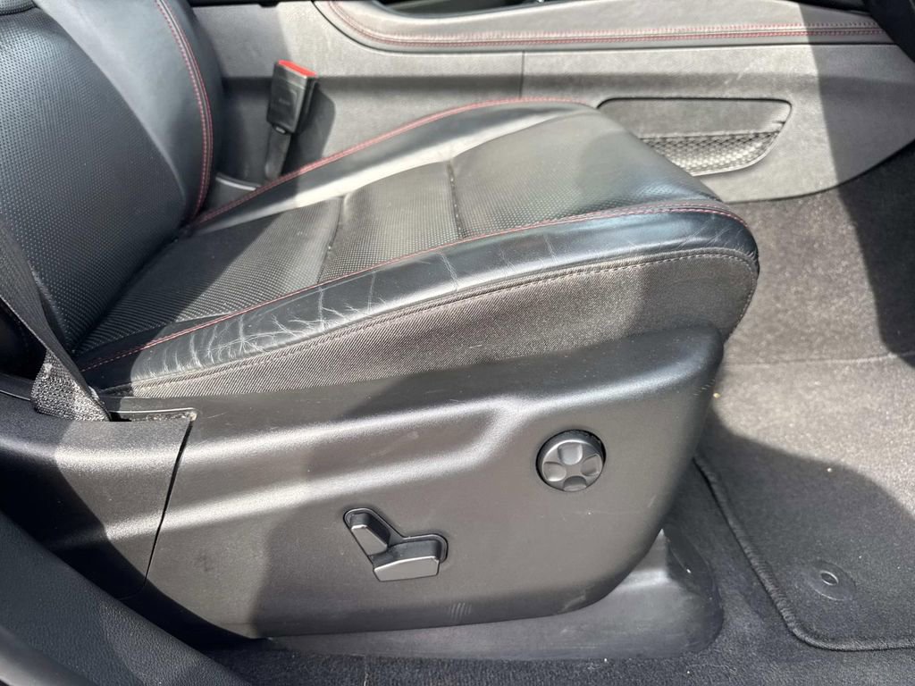Used 2024 Dodge Durango GT image 12