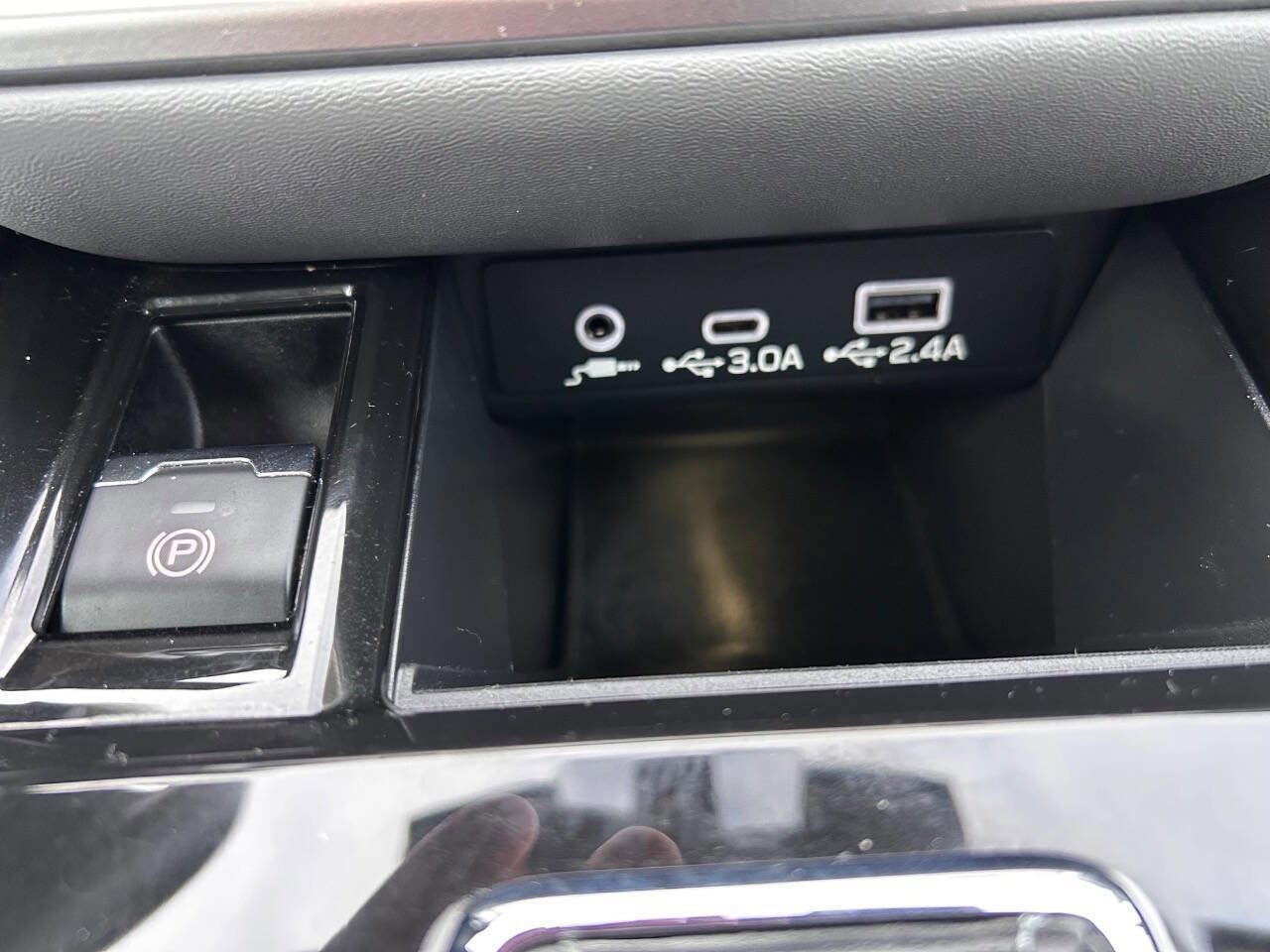 Used 2024 Subaru Outback Premium image 30