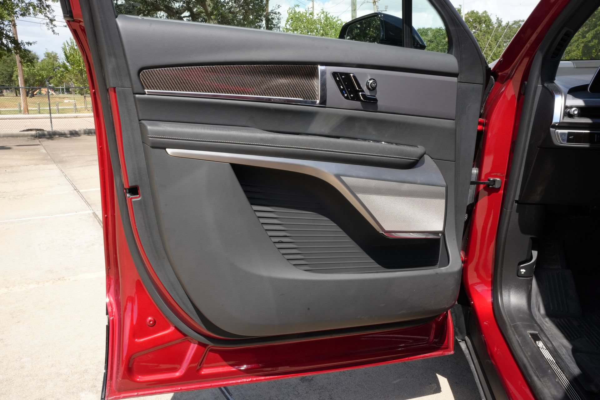Certified 2026 Cadillac Vistiq Sport w/ LPO, Floor Liner Package AWD/4WD image 20