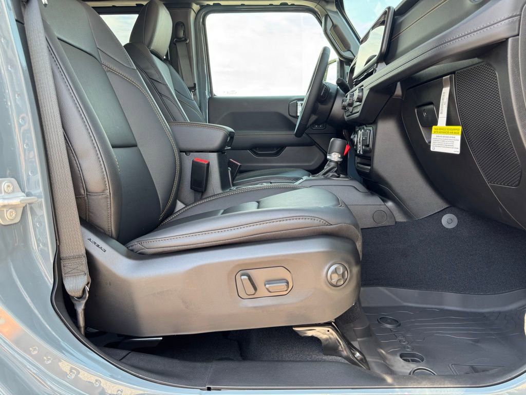 New 2025 Jeep Gladiator Sport w/ Premium Package image 21