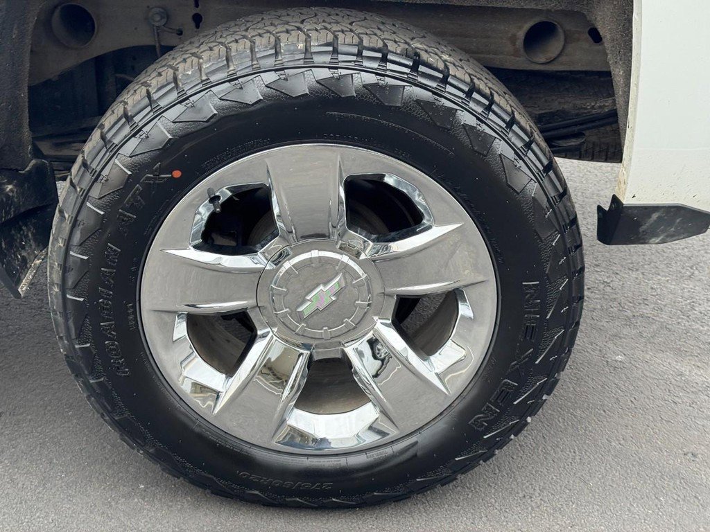 Used 2018 Chevrolet Silverado 1500 LT w/ All Star Edition image 10