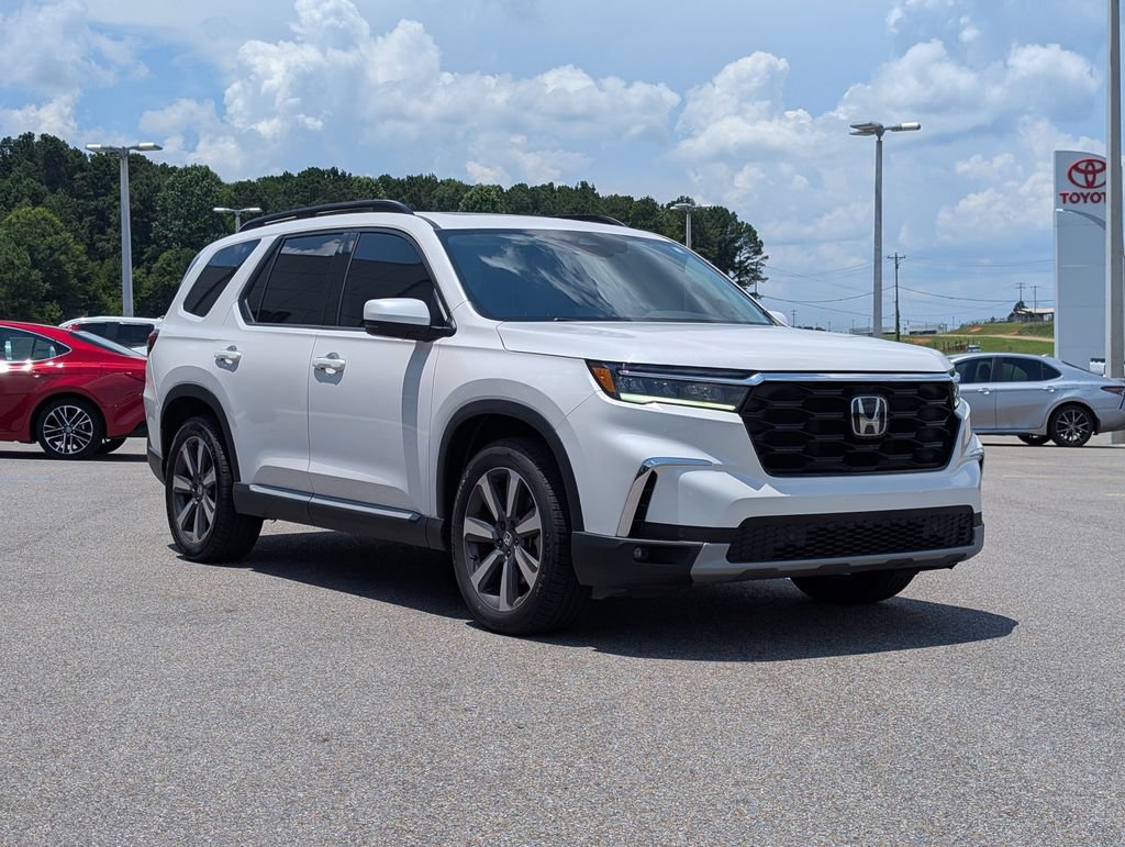 Used 2025 Honda Pilot Touring image 7
