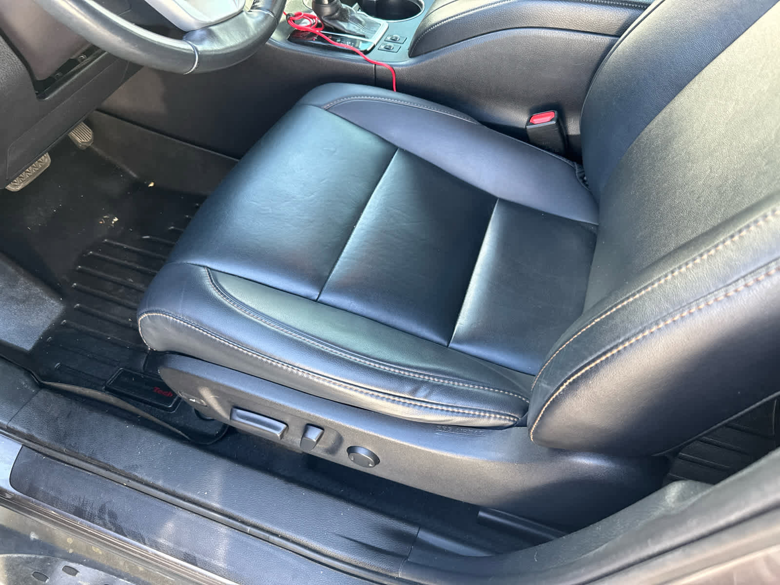 Used 2019 Toyota Highlander XLE image 7