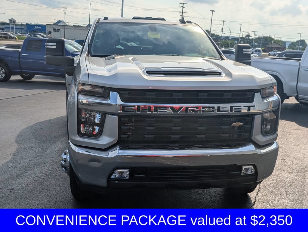 Used 2022 Chevrolet Silverado 3500 LT w/ Convenience Package AWD/4WD image 2