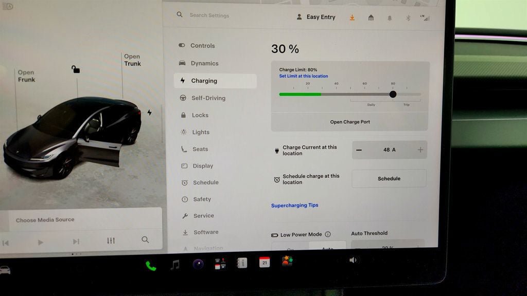 Used 2024 Tesla Model 3 Performance AWD/4WD image 18