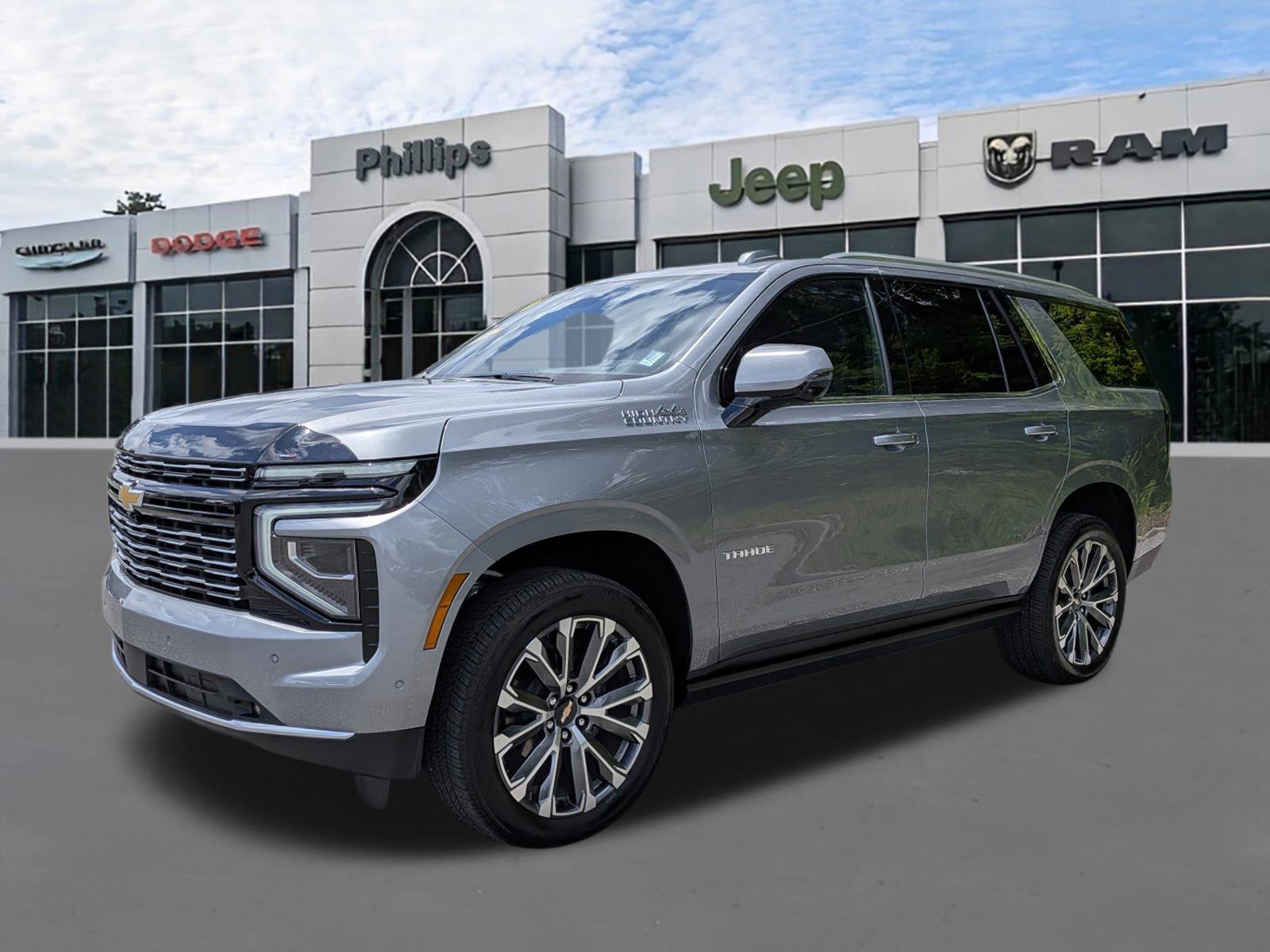 Used 2026 Chevrolet Tahoe High Country AWD/4WD image 7