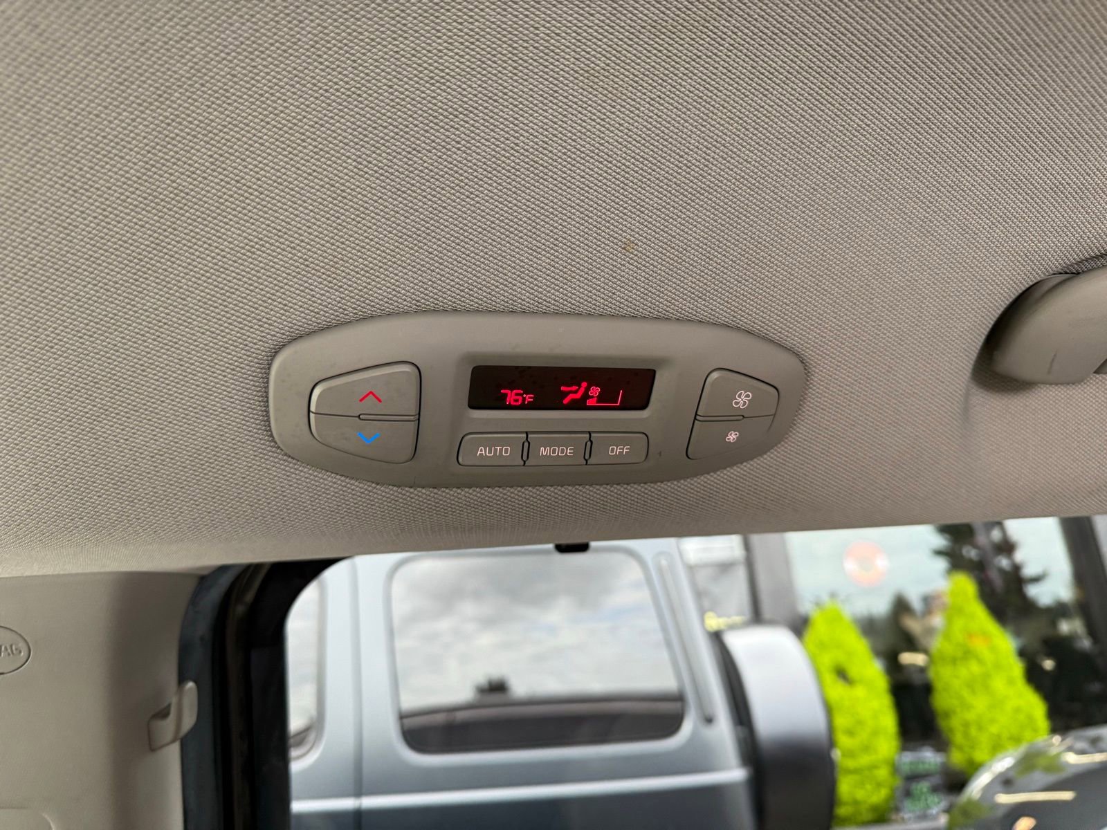 Used 2016 Kia Sedona SX Limited w/ Option Group 030 image 17