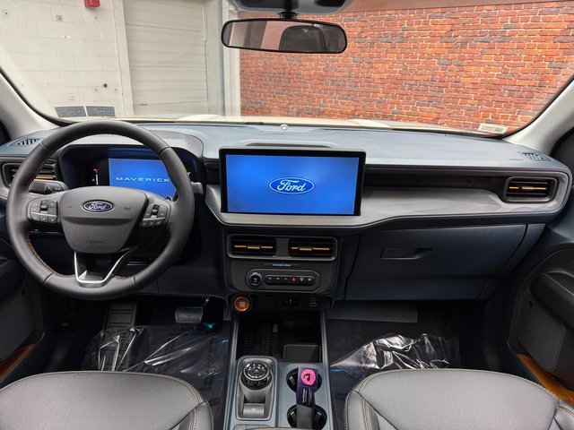 Used 2025 Ford Maverick Tremor image 12