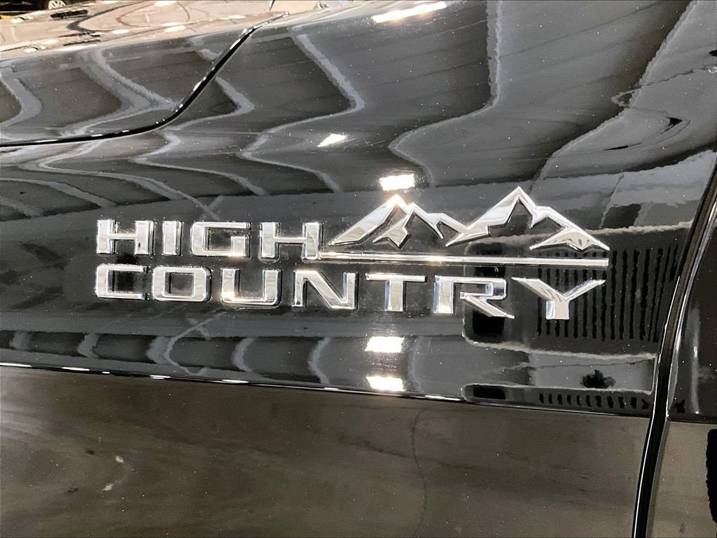 Used 2023 Chevrolet Suburban High Country AWD/4WD image 30