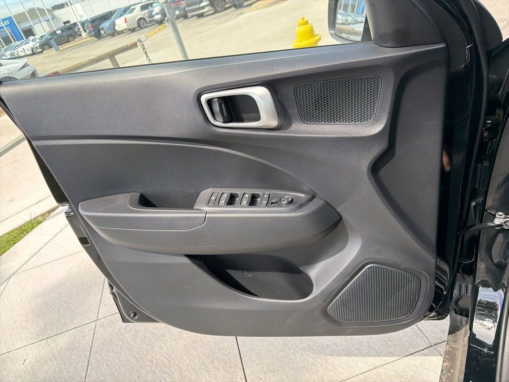 New 2026 Hyundai Venue SE FWD image 24